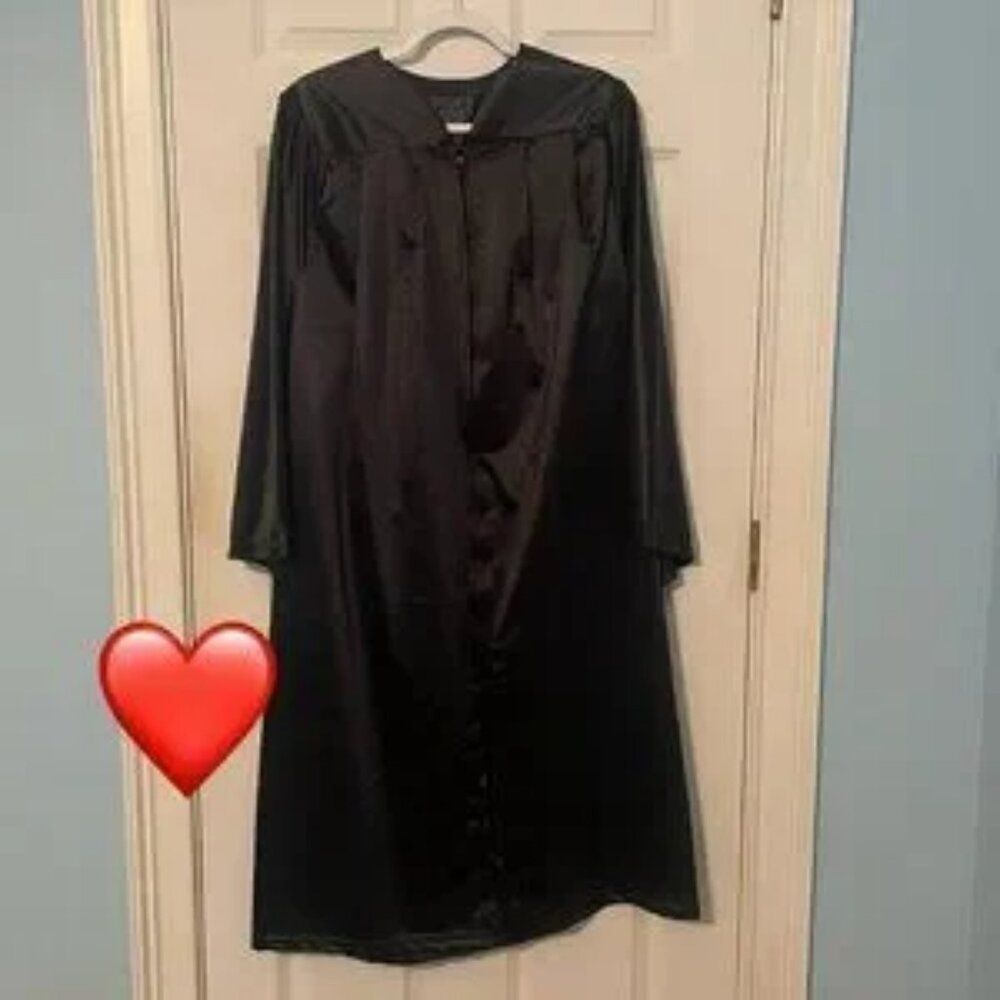 Oak Hall Green Weaver Unisex Graduation Gown 5'6" to 5'8"